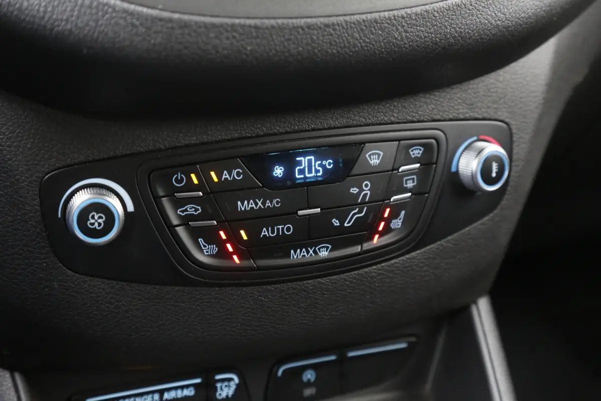 1.5 TDCI Limited Duratorq S&S*NL-Auto*Perfect Onderh.*Apple Carplay/Cruise-Control/Stoelverw./Navi/DAB/Parkeersens./15 inch LM*
