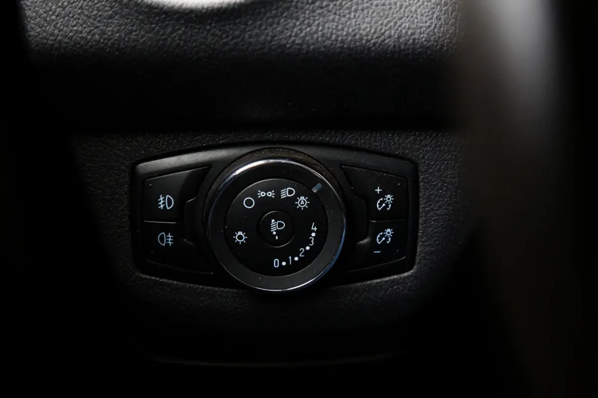 1.5 TDCI Limited Duratorq S&S*NL-Auto*Perfect Onderh.*Apple Carplay/Cruise-Control/Stoelverw./Navi/DAB/Parkeersens./15 inch LM*