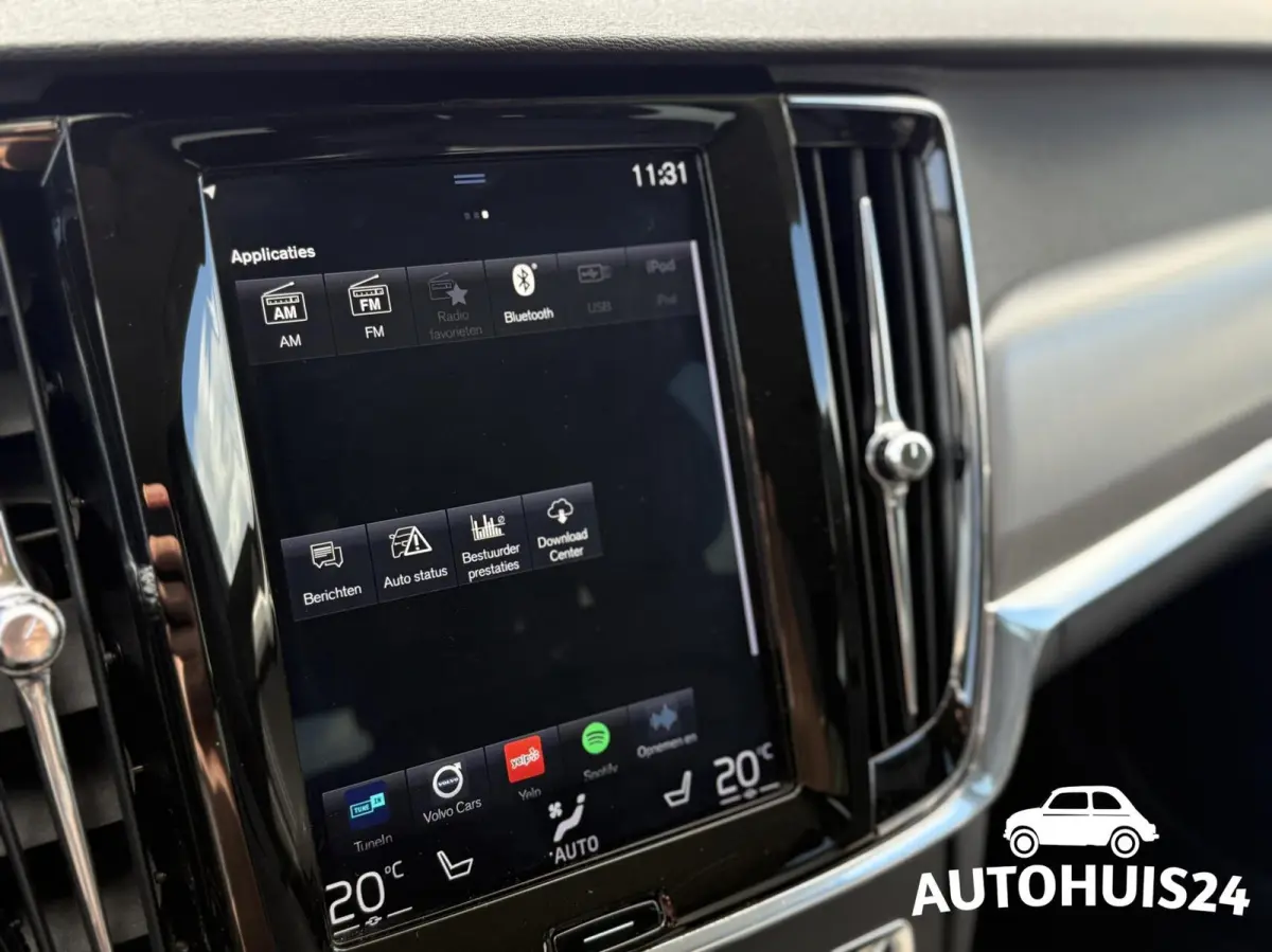 2.0 T4 Momentum TREKHAAK|KEYLESS|PILOT-ASSIST|LED|LEDER