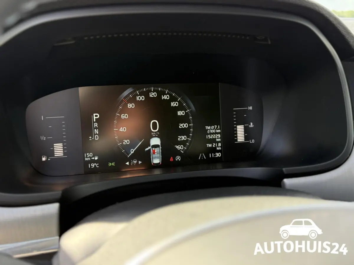 2.0 T4 Momentum TREKHAAK|KEYLESS|PILOT-ASSIST|LED|LEDER