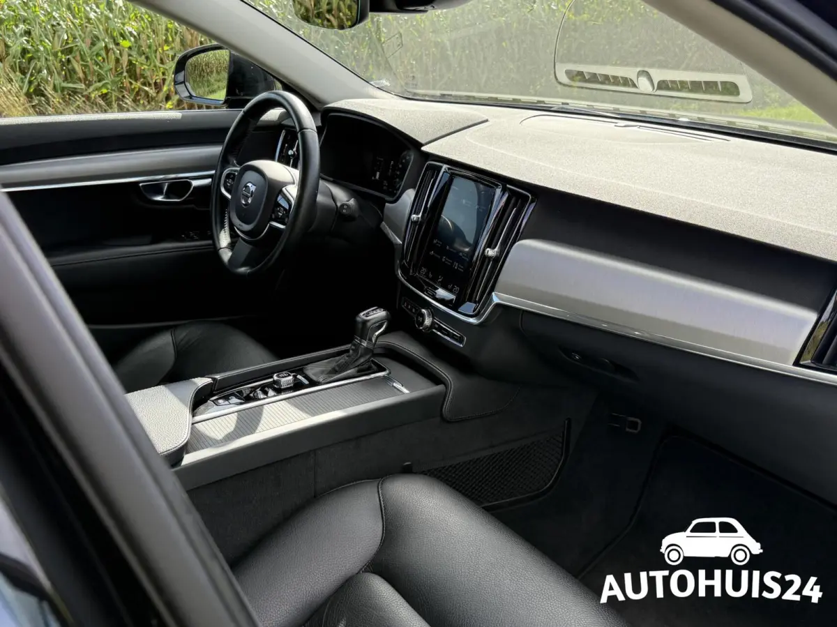 2.0 T4 Momentum TREKHAAK|KEYLESS|PILOT-ASSIST|LED|LEDER