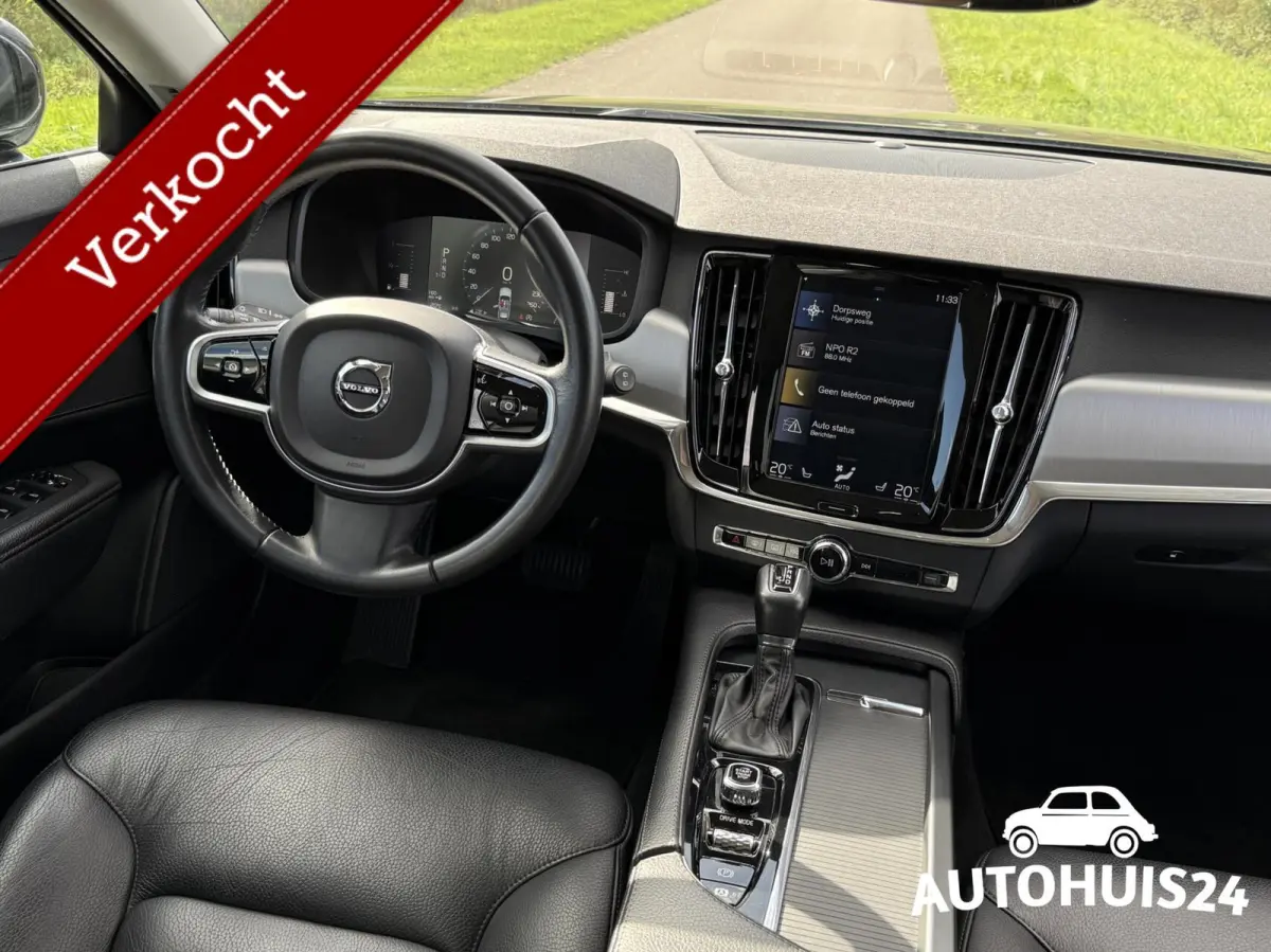 2.0 T4 Momentum TREKHAAK|KEYLESS|PILOT-ASSIST|LED|LEDER