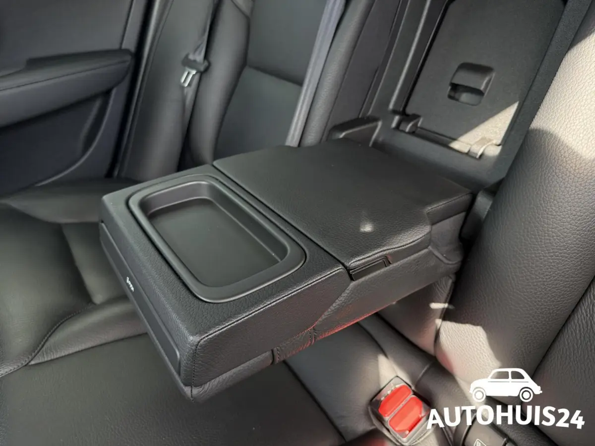 2.0 T4 Momentum TREKHAAK|KEYLESS|PILOT-ASSIST|LED|LEDER