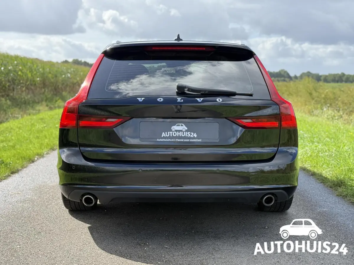 2.0 T4 Momentum TREKHAAK|KEYLESS|PILOT-ASSIST|LED|LEDER