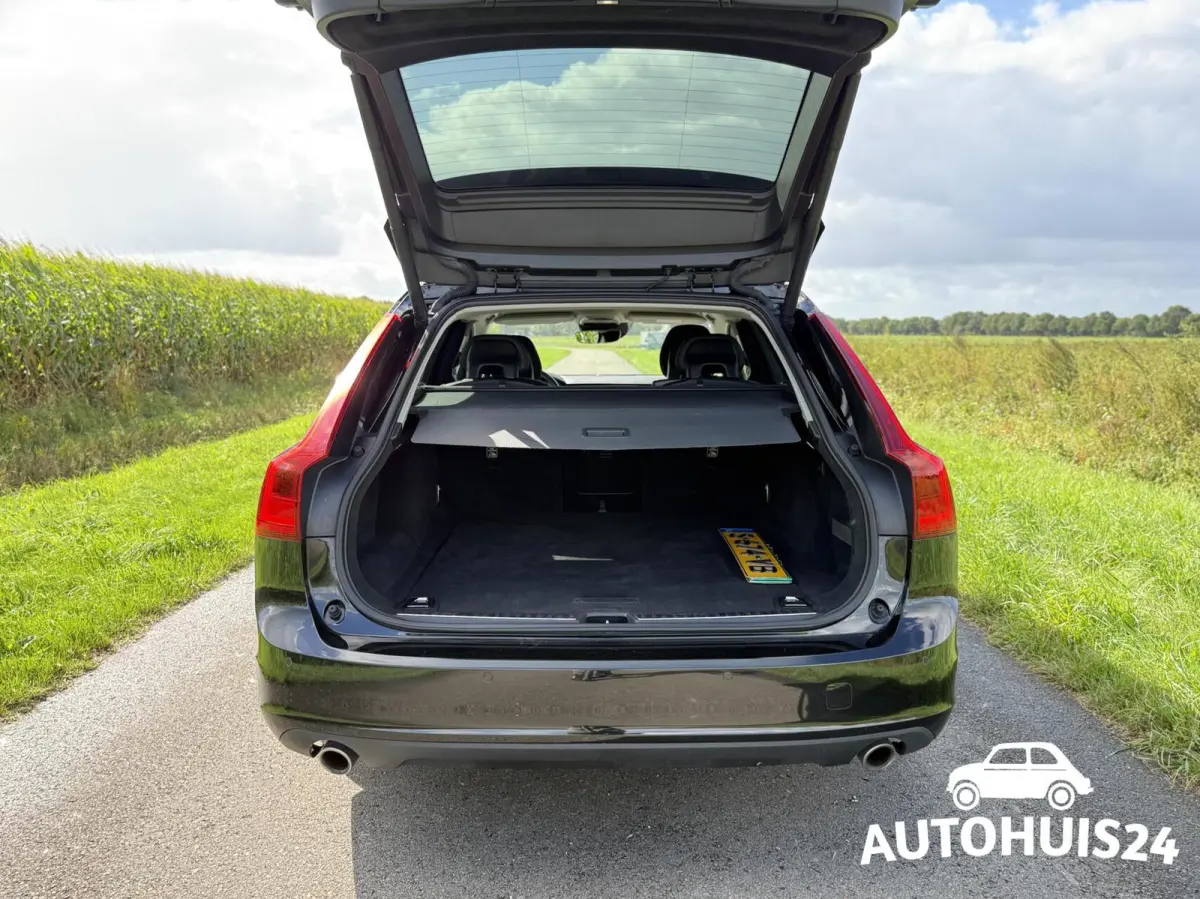 2.0 T4 Momentum TREKHAAK|KEYLESS|PILOT-ASSIST|LED|LEDER