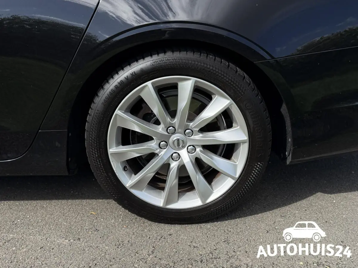 2.0 T4 Momentum TREKHAAK|KEYLESS|PILOT-ASSIST|LED|LEDER