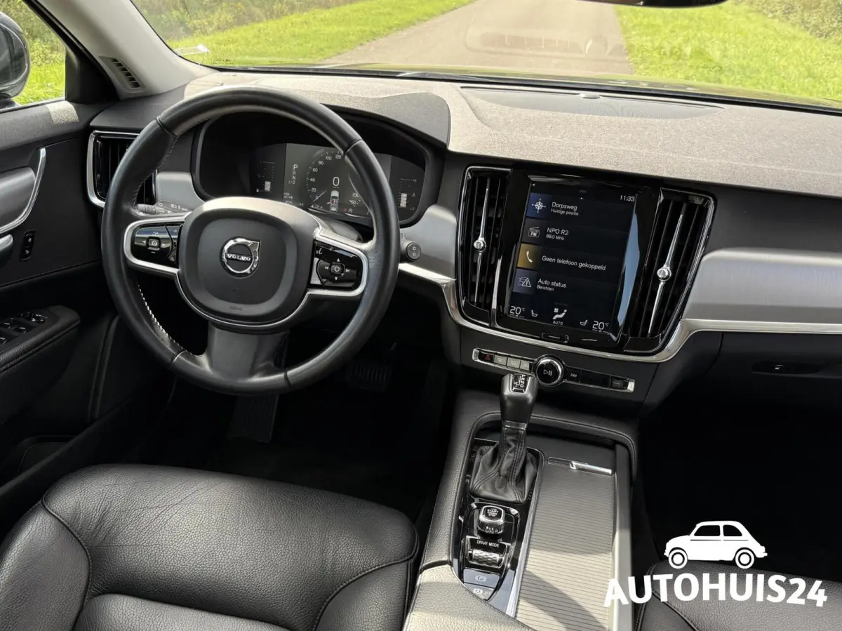 2.0 T4 Momentum TREKHAAK|KEYLESS|PILOT-ASSIST|LED|LEDER