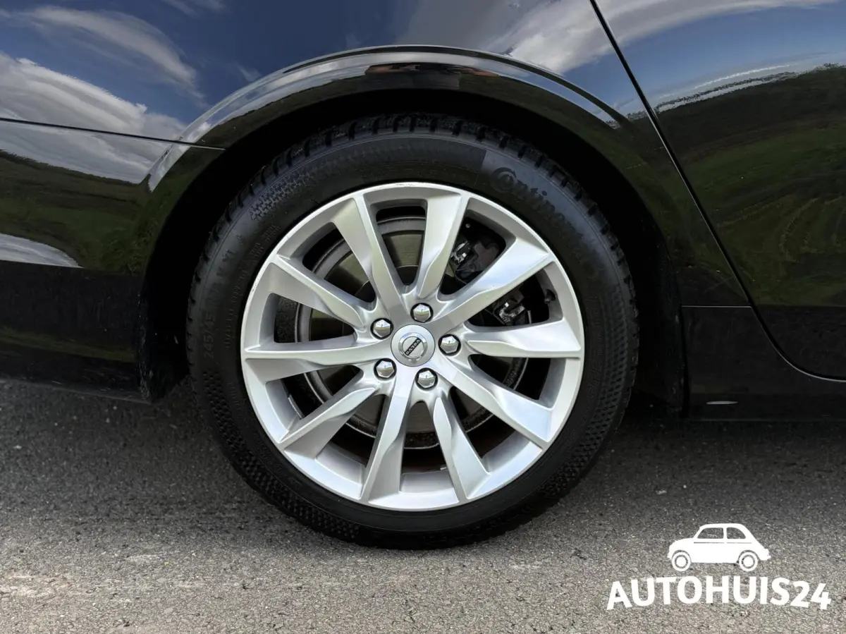 2.0 T4 Momentum TREKHAAK|KEYLESS|PILOT-ASSIST|LED|LEDER