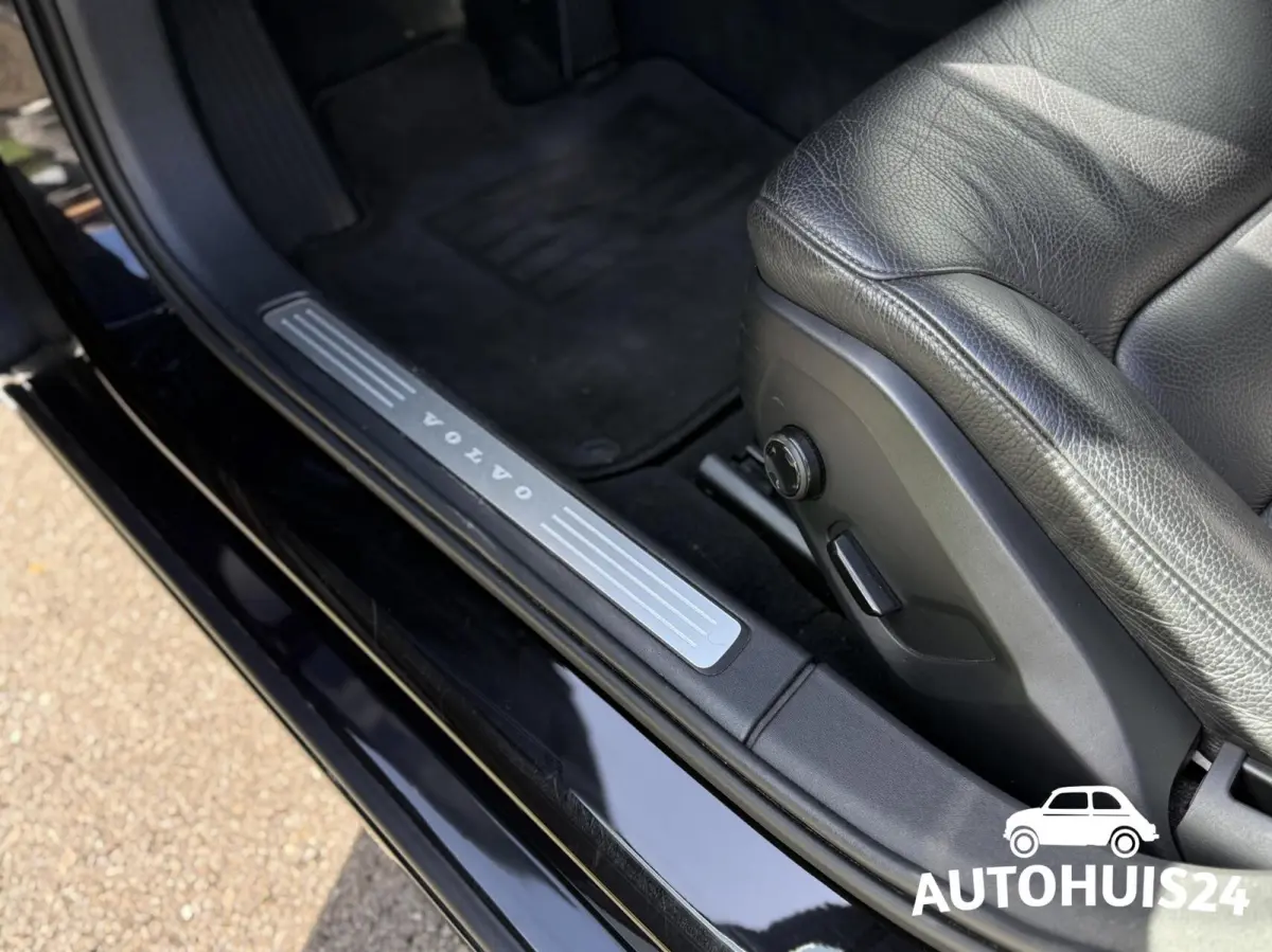 2.0 T4 Momentum TREKHAAK|KEYLESS|PILOT-ASSIST|LED|LEDER