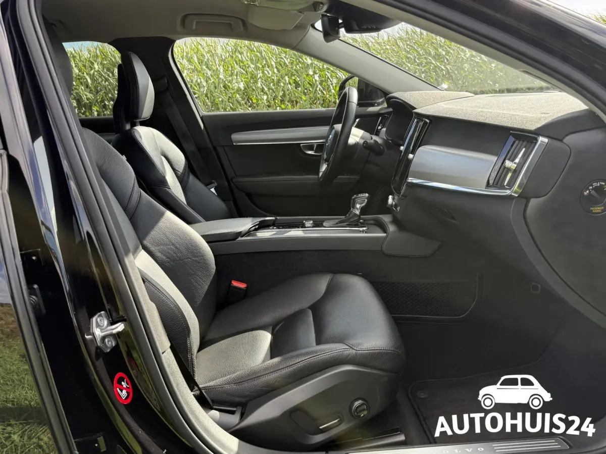2.0 T4 Momentum TREKHAAK|KEYLESS|PILOT-ASSIST|LED|LEDER
