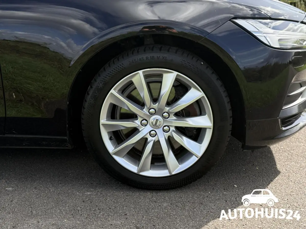 2.0 T4 Momentum TREKHAAK|KEYLESS|PILOT-ASSIST|LED|LEDER