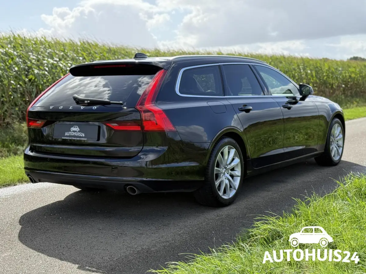 2.0 T4 Momentum TREKHAAK|KEYLESS|PILOT-ASSIST|LED|LEDER