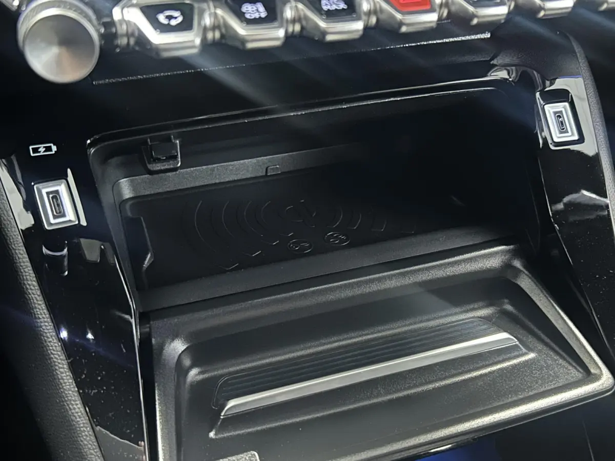 1.2 Hybrid 145 e-DCS6 GT | Automaat | Navigatie | Camera | 3D Cockpit | Apple Carplay/Android Auto