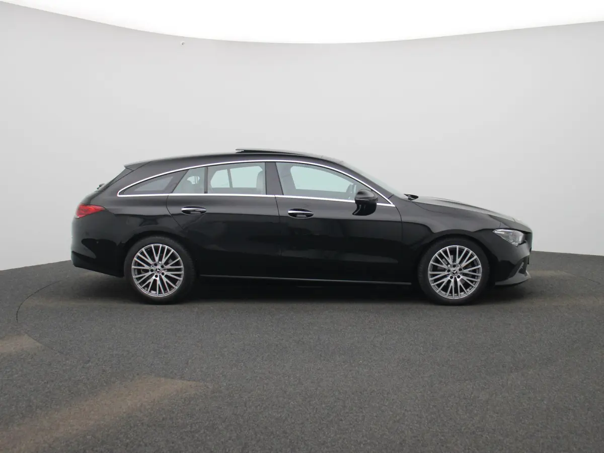 200 Business Solution | Automaat | Panoramadak | Apple Carplay / Android Auto | Stoelverwarming | Sfeerverlichting | Leder | Camera | Parkeer sensoren | Navigatie | Virtual cockpit | Lichtme