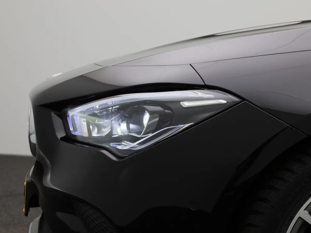 200 Business Solution | Automaat | Panoramadak | Apple Carplay / Android Auto | Stoelverwarming | Sfeerverlichting | Leder | Camera | Parkeer sensoren | Navigatie | Virtual cockpit | Lichtme