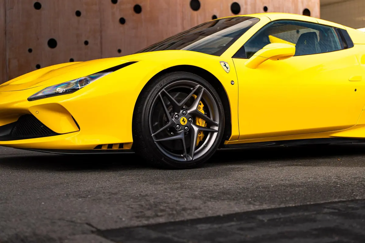 3.9 V8 HELE | Lift | Carbon | Racing Seats | Camera |