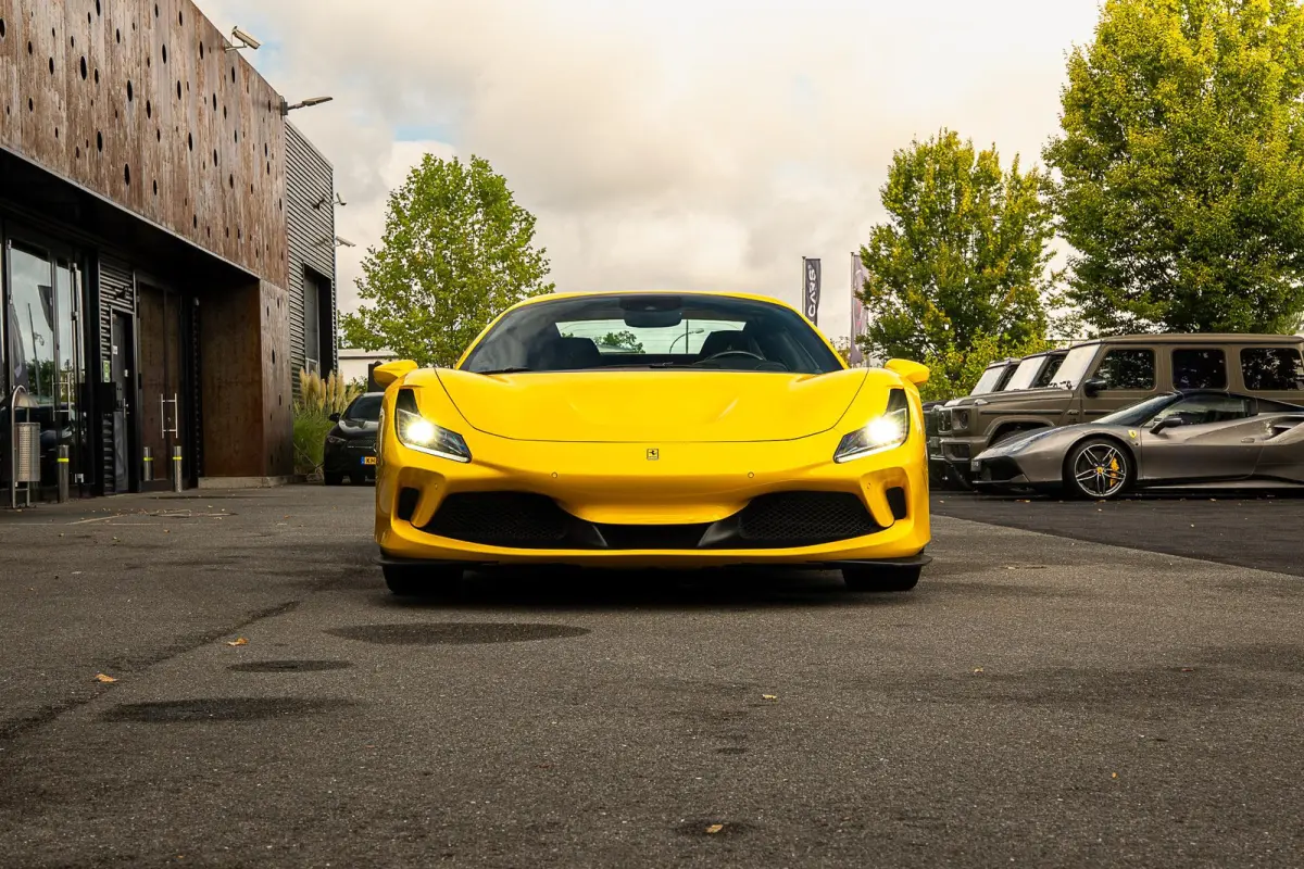 3.9 V8 HELE | Lift | Carbon | Racing Seats | Camera |