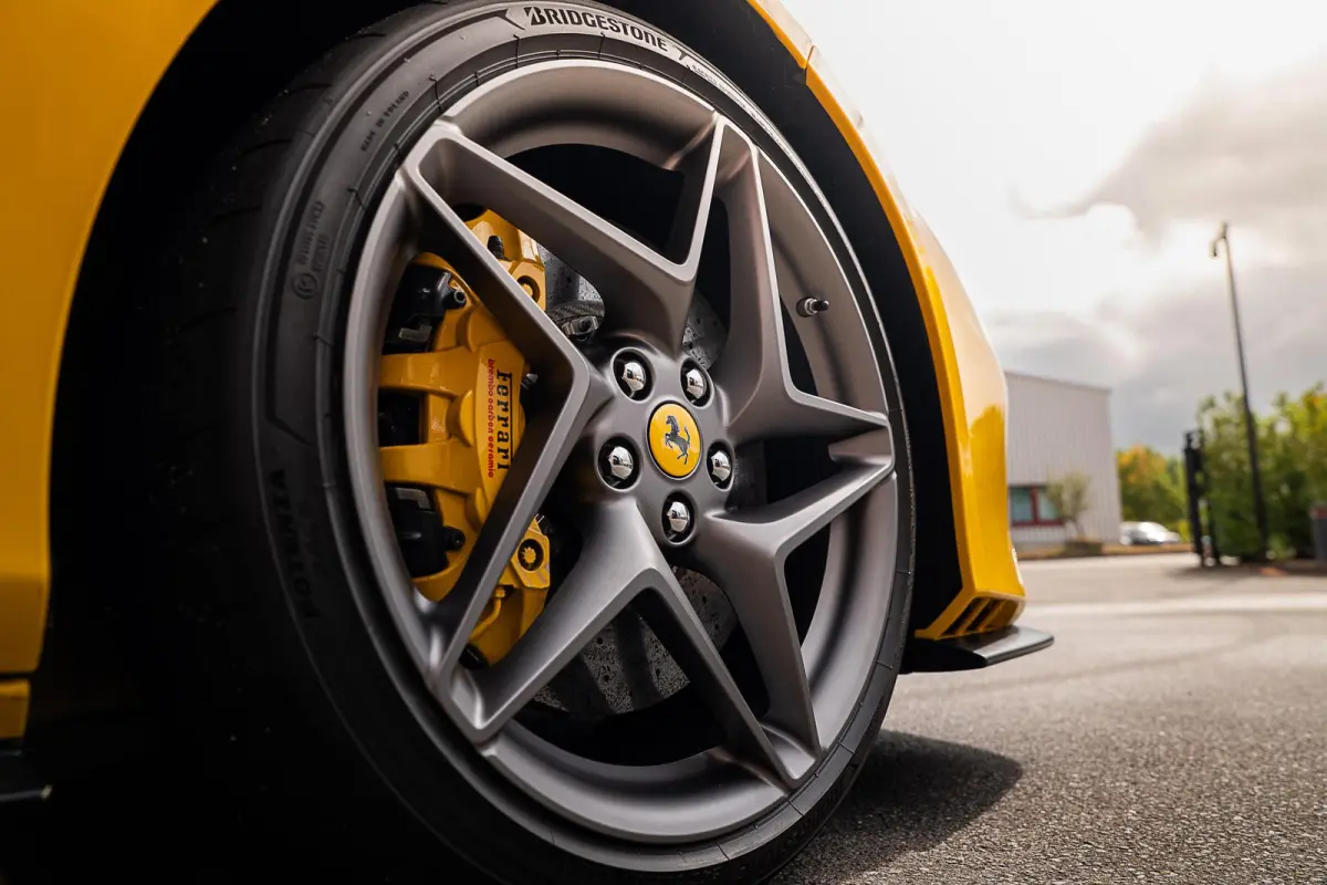 3.9 V8 HELE | Lift | Carbon | Racing Seats | Camera |