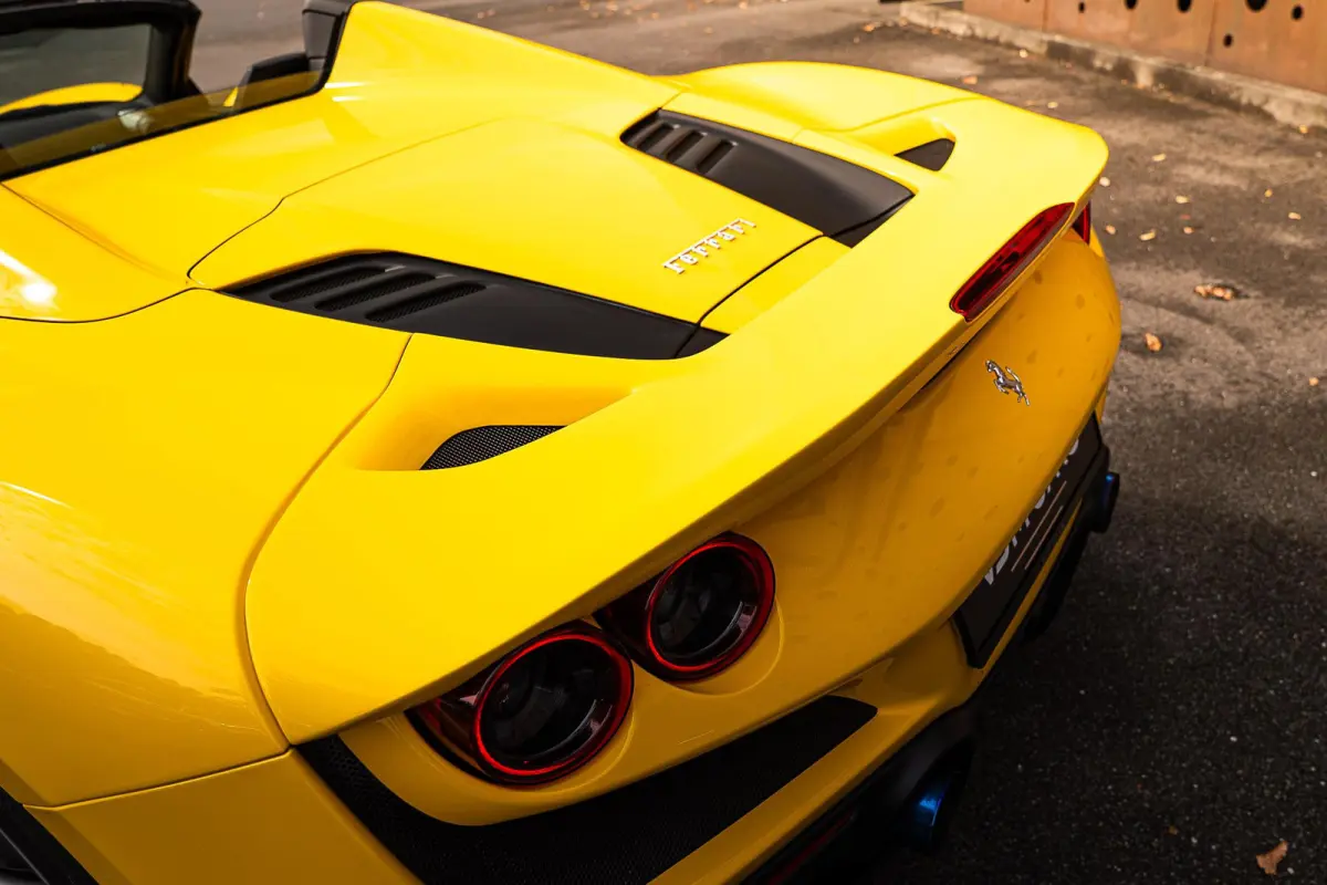 3.9 V8 HELE | Lift | Carbon | Racing Seats | Camera |