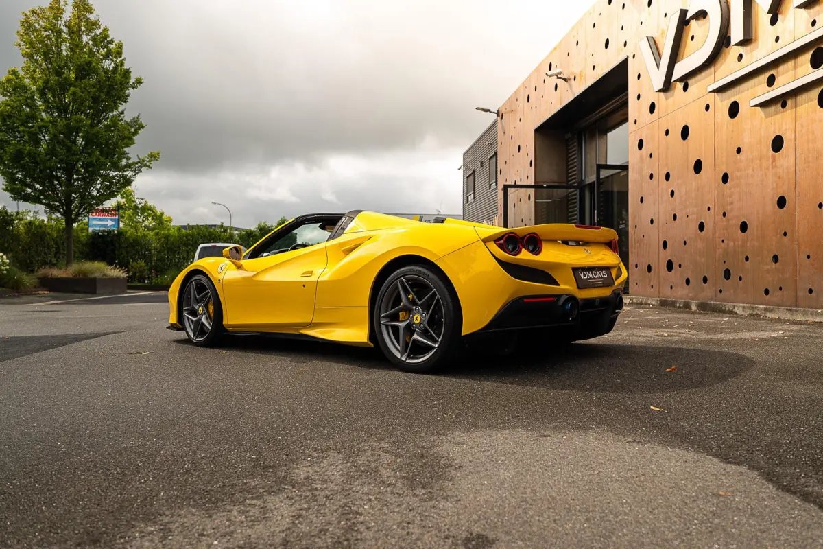 3.9 V8 HELE | Lift | Carbon | Racing Seats | Camera |