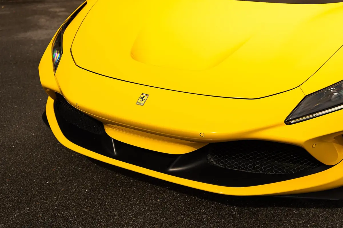 3.9 V8 HELE | Lift | Carbon | Racing Seats | Camera |
