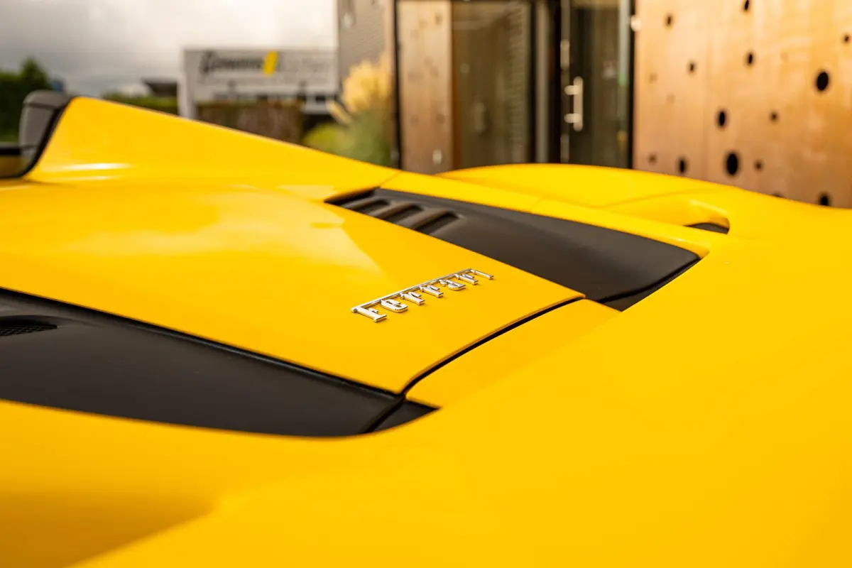 3.9 V8 HELE | Lift | Carbon | Racing Seats | Camera |