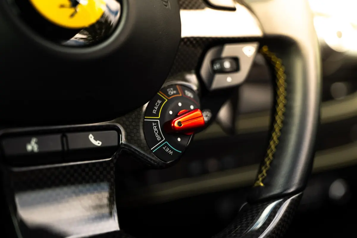 3.9 V8 HELE | Lift | Carbon | Racing Seats | Camera |