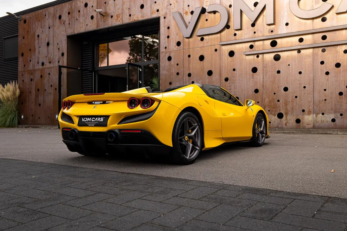 3.9 V8 HELE | Lift | Carbon | Racing Seats | Camera |