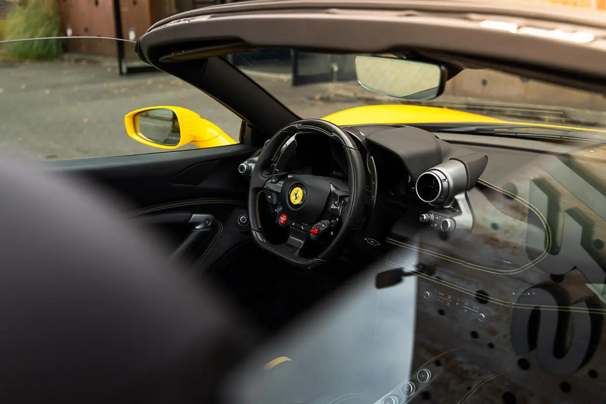 3.9 V8 HELE | Lift | Carbon | Racing Seats | Camera |