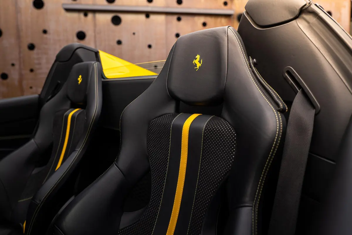 3.9 V8 HELE | Lift | Carbon | Racing Seats | Camera |