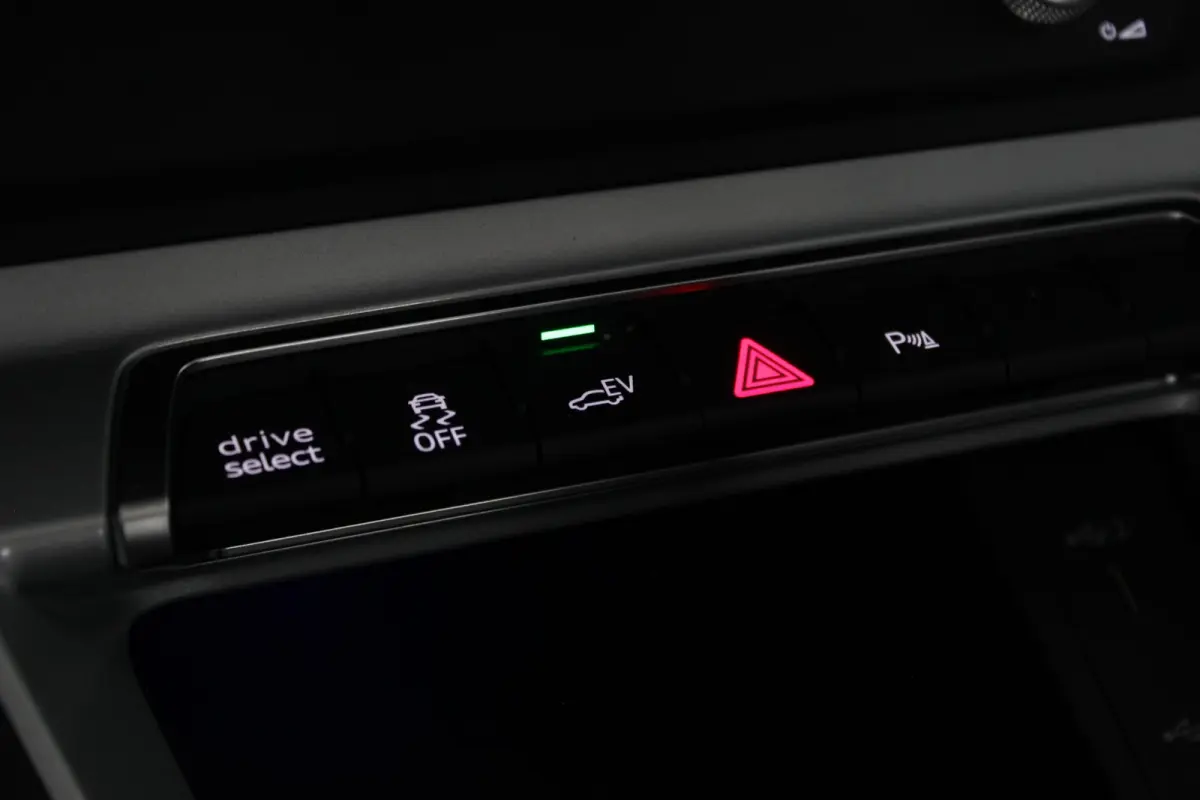 45 TFSI e S-Line Edition Black Optic | Pano | Carplay | Camera | Stoelverw. | Leder | DAB | 19" LMV | PDC V+A