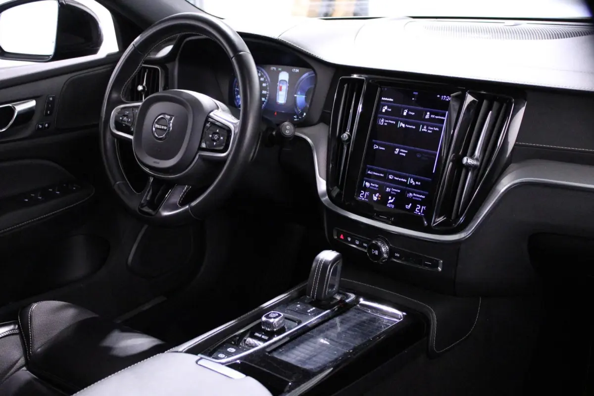 2.0 T8 AWD Polestar Engineered | PANO | HuD | H/K