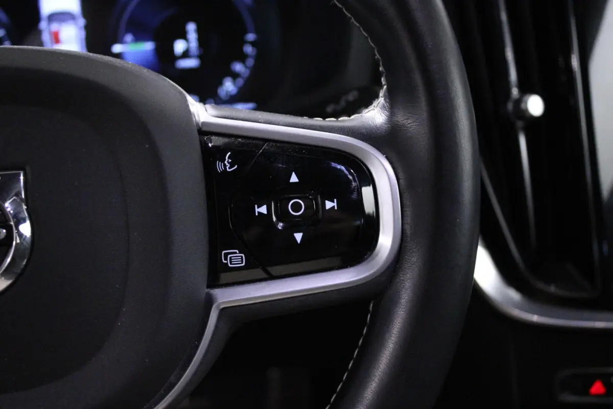 2.0 T8 AWD Polestar Engineered | PANO | HuD | H/K