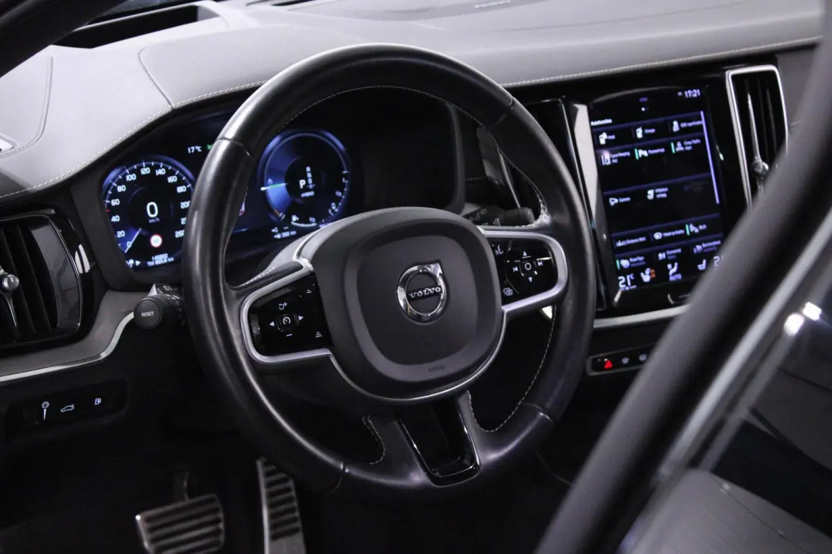2.0 T8 AWD Polestar Engineered | PANO | HuD | H/K
