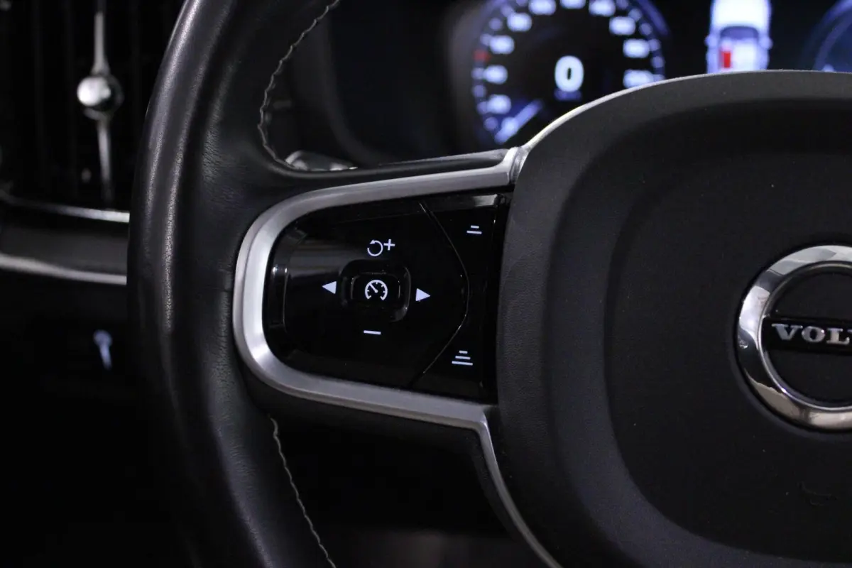 2.0 T8 AWD Polestar Engineered | PANO | HuD | H/K