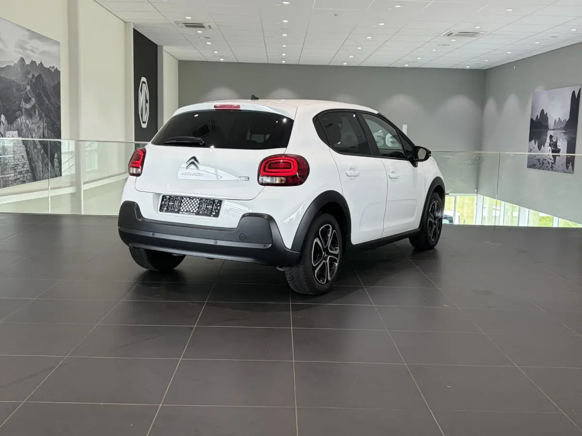 1.2 Feel Special ZUINIG RIJDEN! | AIRCO | APPLE CARPLAY/ANDROID AUTO | PARKEERSENSOREN