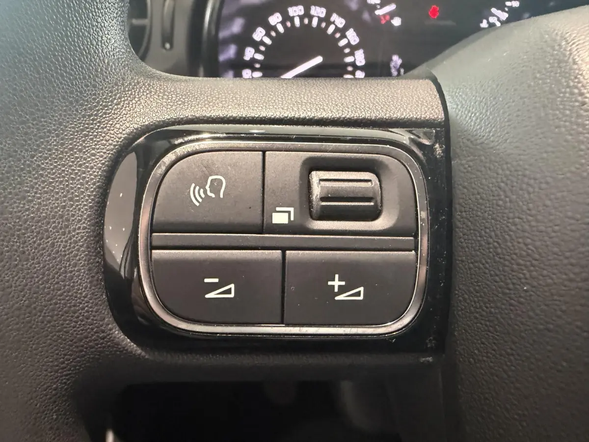1.2 Feel Special ZUINIG RIJDEN! | AIRCO | APPLE CARPLAY/ANDROID AUTO | PARKEERSENSOREN