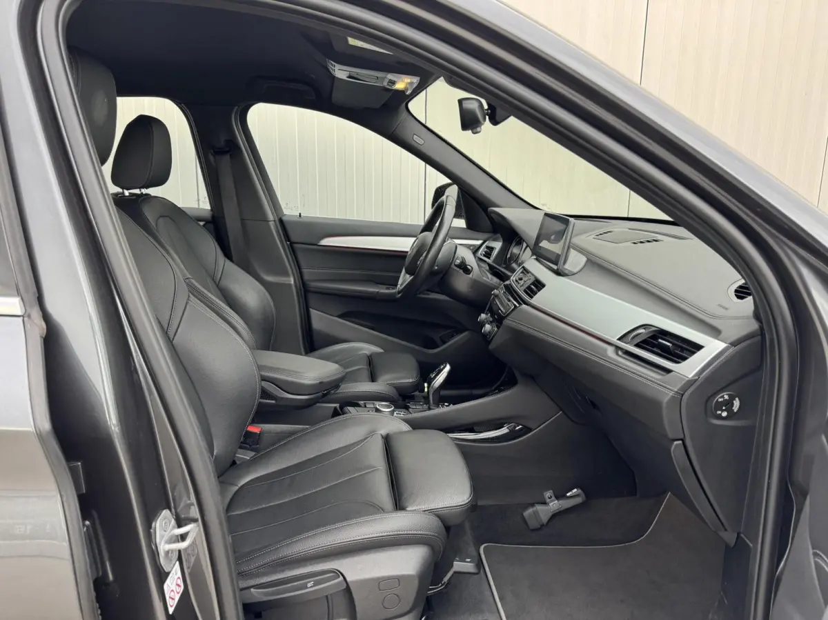 sDrive20i Business Edition Plus xLine|NL-Auto|LED