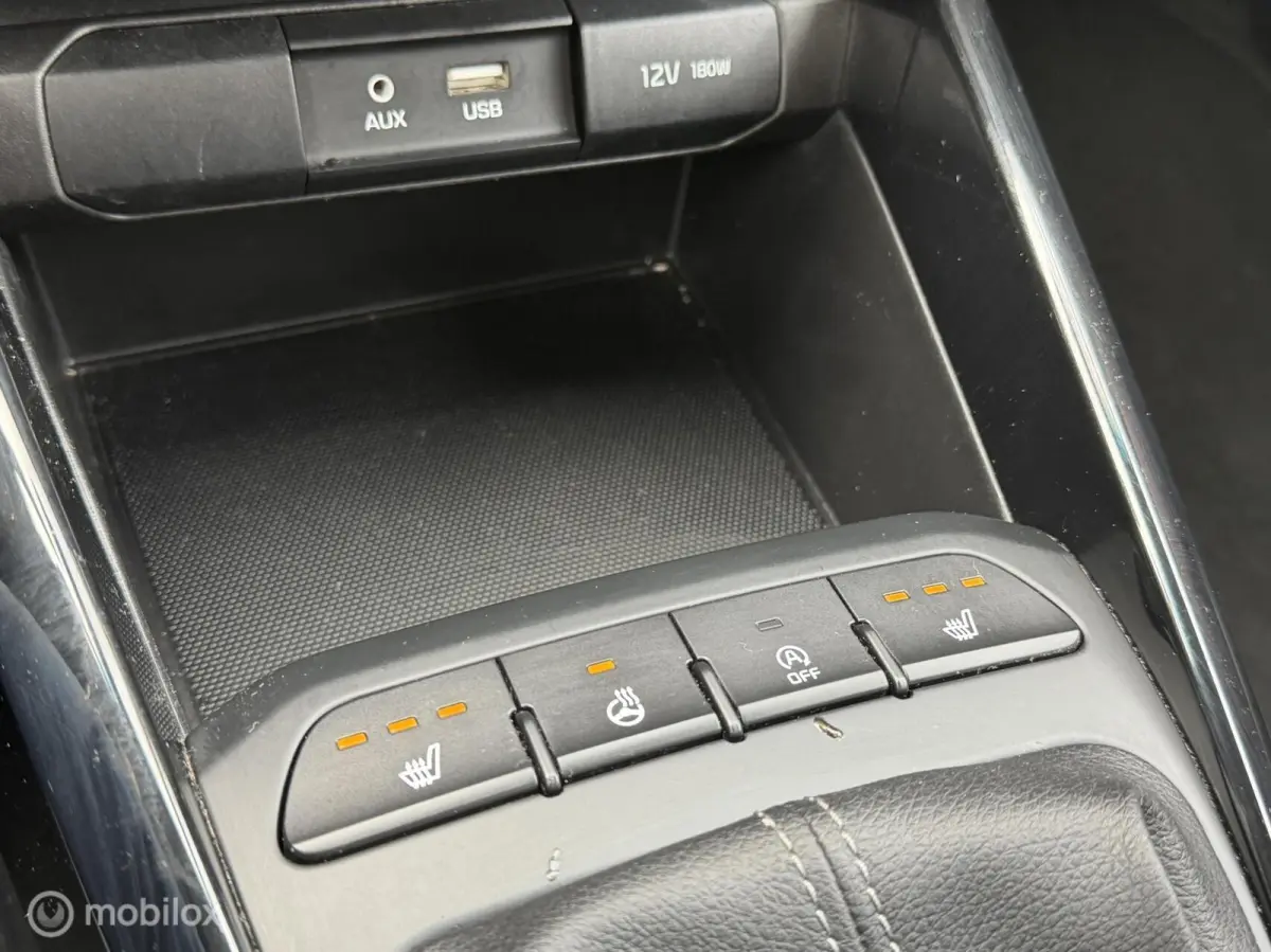 1.0 TGDI 120PK Platinum / Schuifdak / Leer / Carplay / Stoel+Stuurverwarming / Camera / DAB+ / NAP