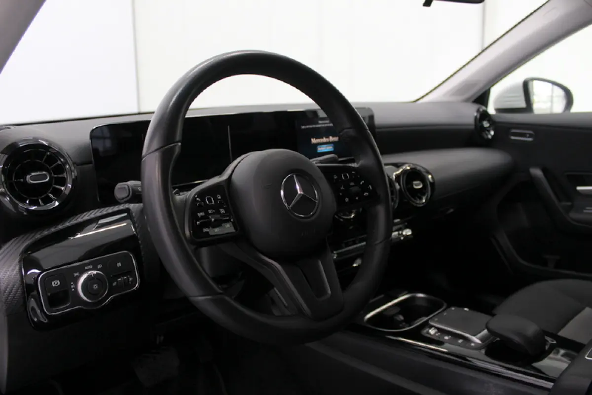 200 Premium Plus 164PK, RIJKLAAR | AUTOMAAT | 18"LM-VELGEN | STOELVERWARMING | NAVIGATIE | CRUISE