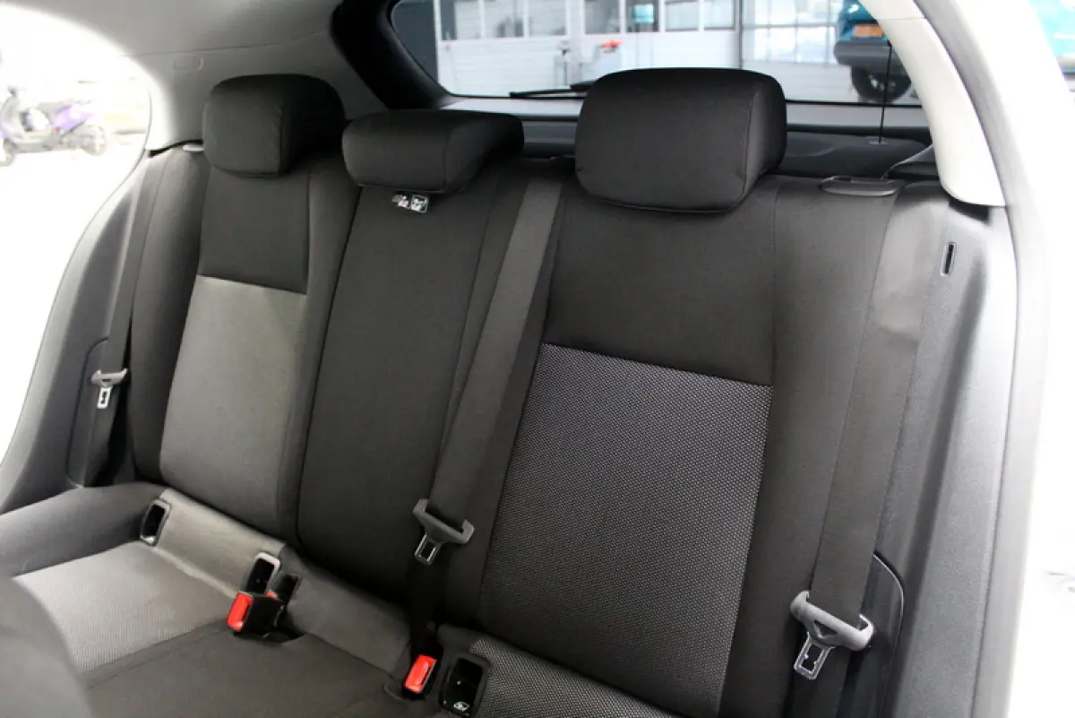 200 Premium Plus 164PK, RIJKLAAR | AUTOMAAT | 18"LM-VELGEN | STOELVERWARMING | NAVIGATIE | CRUISE