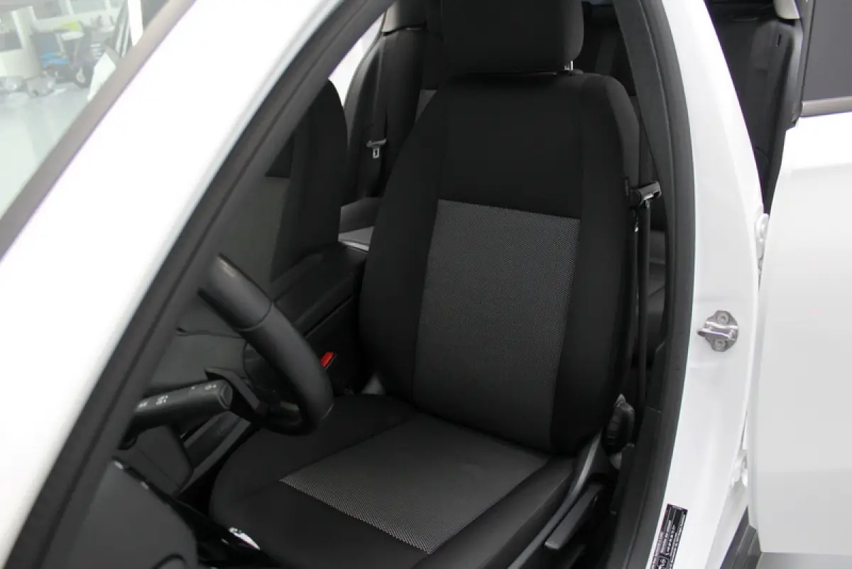 200 Premium Plus 164PK, RIJKLAAR | AUTOMAAT | 18"LM-VELGEN | STOELVERWARMING | NAVIGATIE | CRUISE