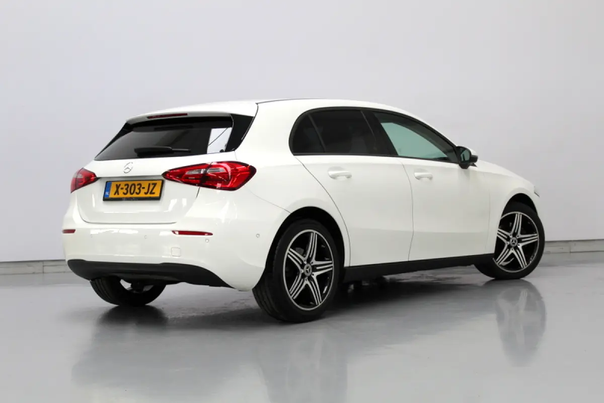 200 Premium Plus 164PK, RIJKLAAR | AUTOMAAT | 18"LM-VELGEN | STOELVERWARMING | NAVIGATIE | CRUISE