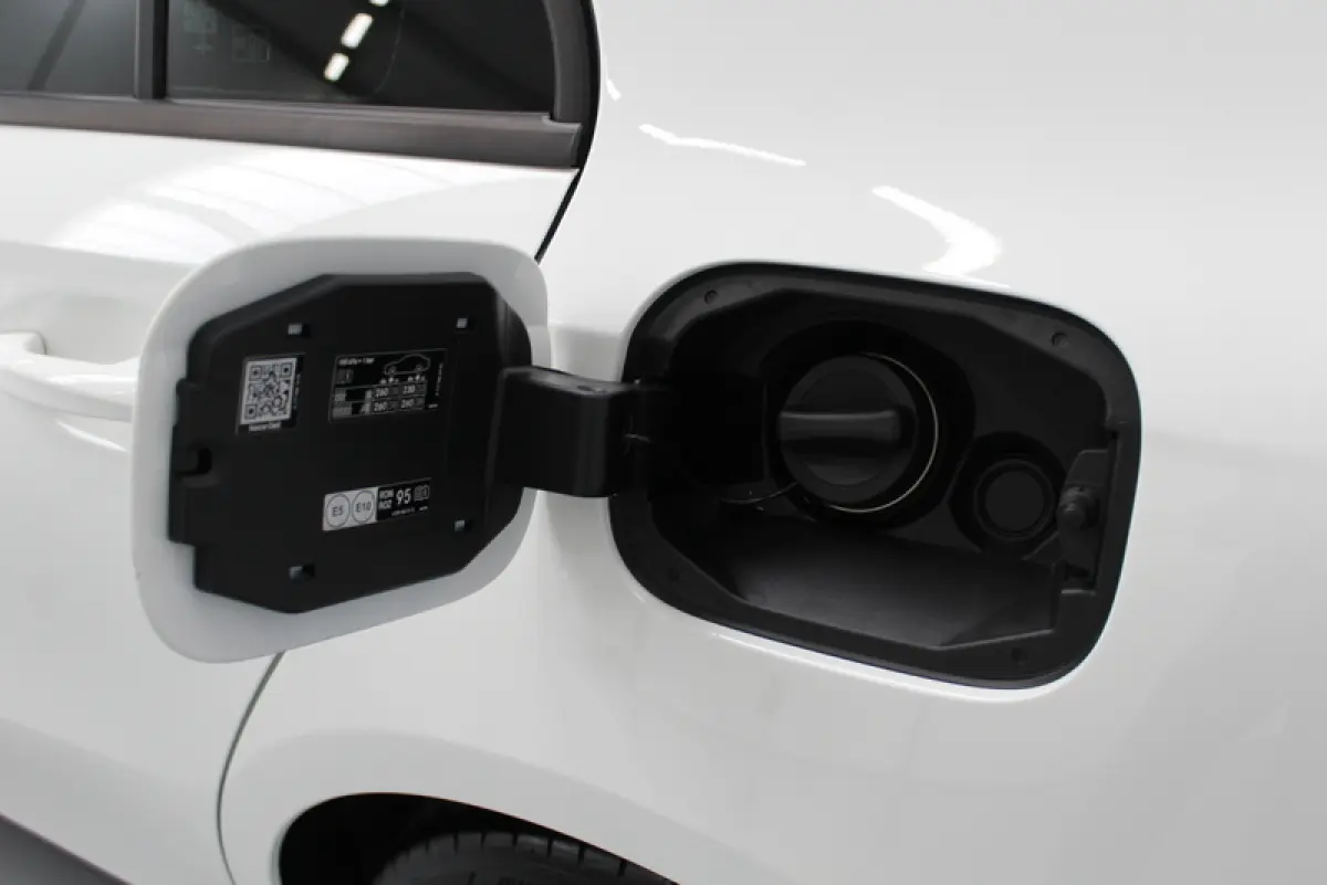 200 Premium Plus 164PK, RIJKLAAR | AUTOMAAT | 18"LM-VELGEN | STOELVERWARMING | NAVIGATIE | CRUISE