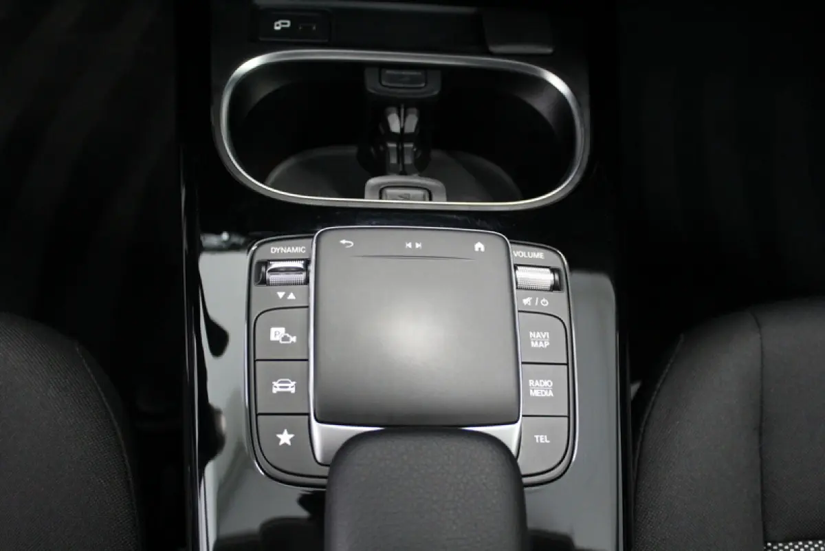 200 Premium Plus 164PK, RIJKLAAR | AUTOMAAT | 18"LM-VELGEN | STOELVERWARMING | NAVIGATIE | CRUISE