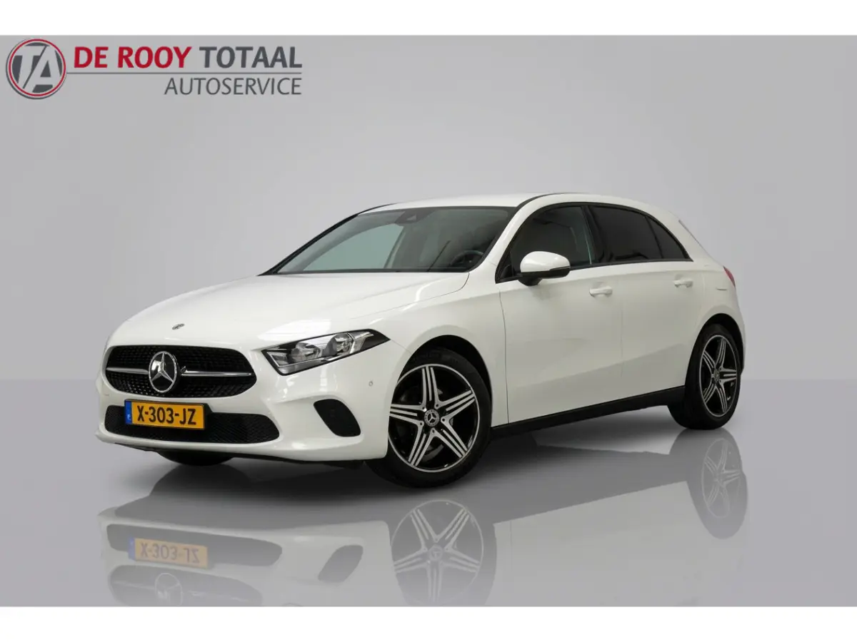 200 Premium Plus 164PK, RIJKLAAR | AUTOMAAT | 18"LM-VELGEN | STOELVERWARMING | NAVIGATIE | CRUISE