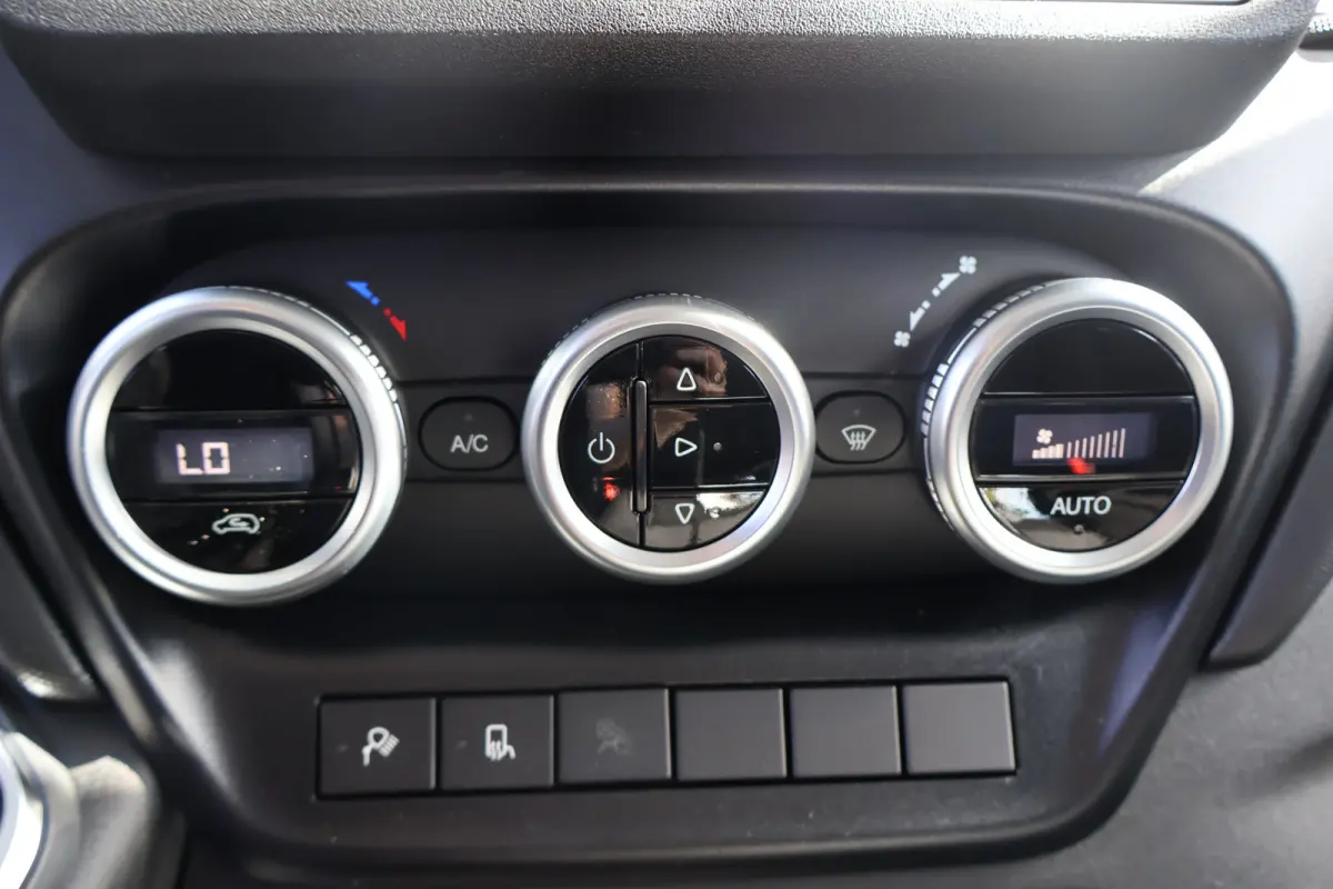 35S18 Hi-Matic L2 H2 Airco Navigatie Trekhaak Digitaal Dashboard