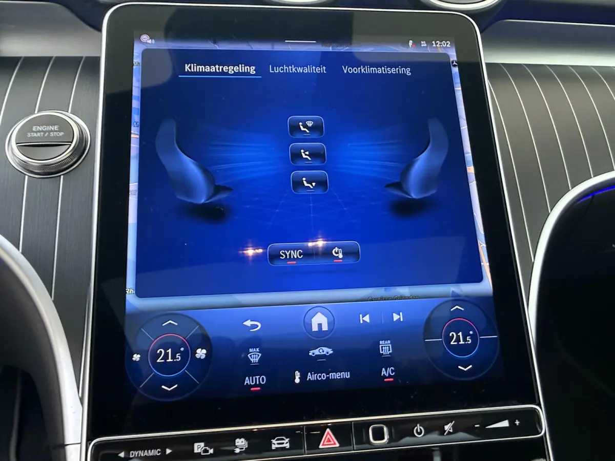 300 e AMG Line / Panoramadak/ 19 inch/ Night/ Burmester/ Digital Light/ Winter Pack/