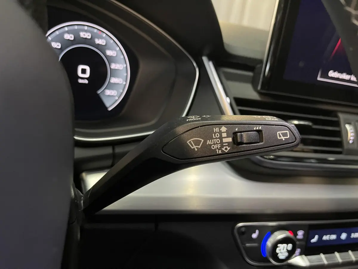 55 TFSI e S edition Competition 19"/Sportstoelen/Stoelverwarming/Adaptieve cruise/Dodehoek/Camera/Apple Carplay & Android Auto