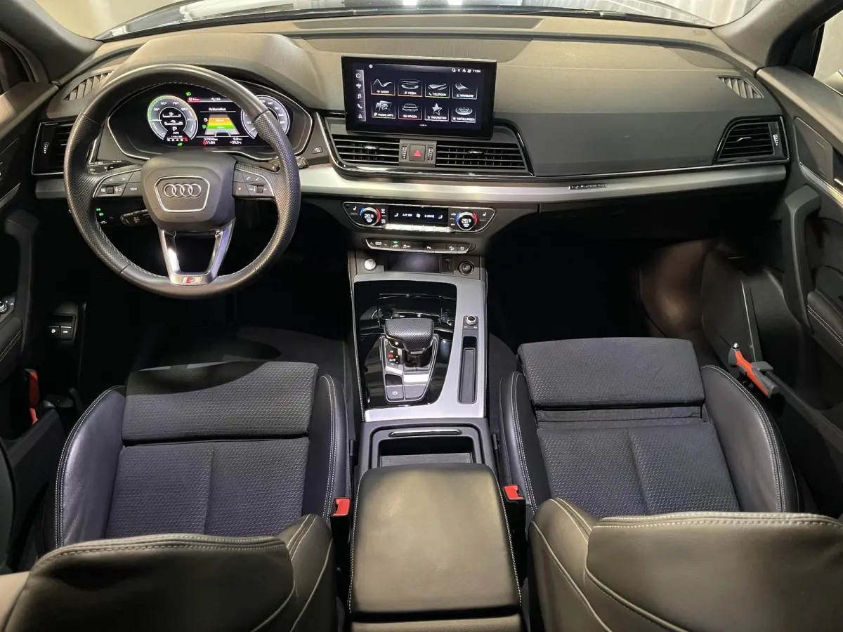 55 TFSI e S edition Competition 19"/Sportstoelen/Stoelverwarming/Adaptieve cruise/Dodehoek/Camera/Apple Carplay & Android Auto